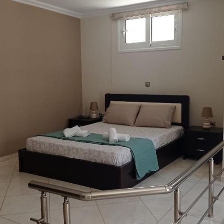 Elena Apartment Artemida  Bagian luar foto