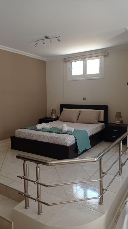 Elena Apartment Artemida  Bagian luar foto